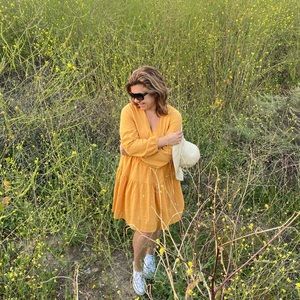 Yellow flowy dress, great for photo shoots